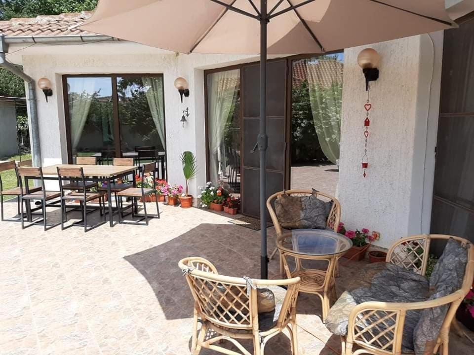 Guesthouse Oasis-Шабла Екстер'єр фото