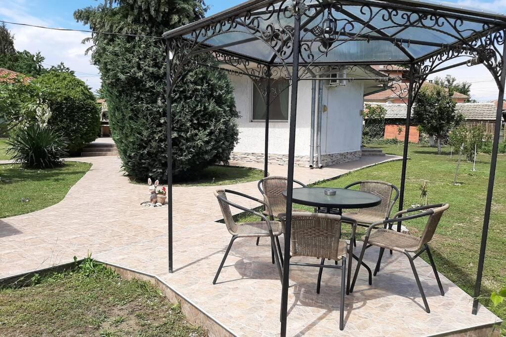 Guesthouse Oasis-Шабла Екстер'єр фото