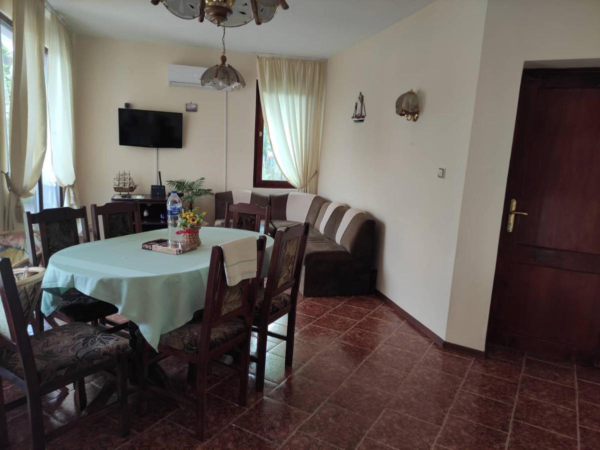 Guesthouse Oasis-Шабла Екстер'єр фото