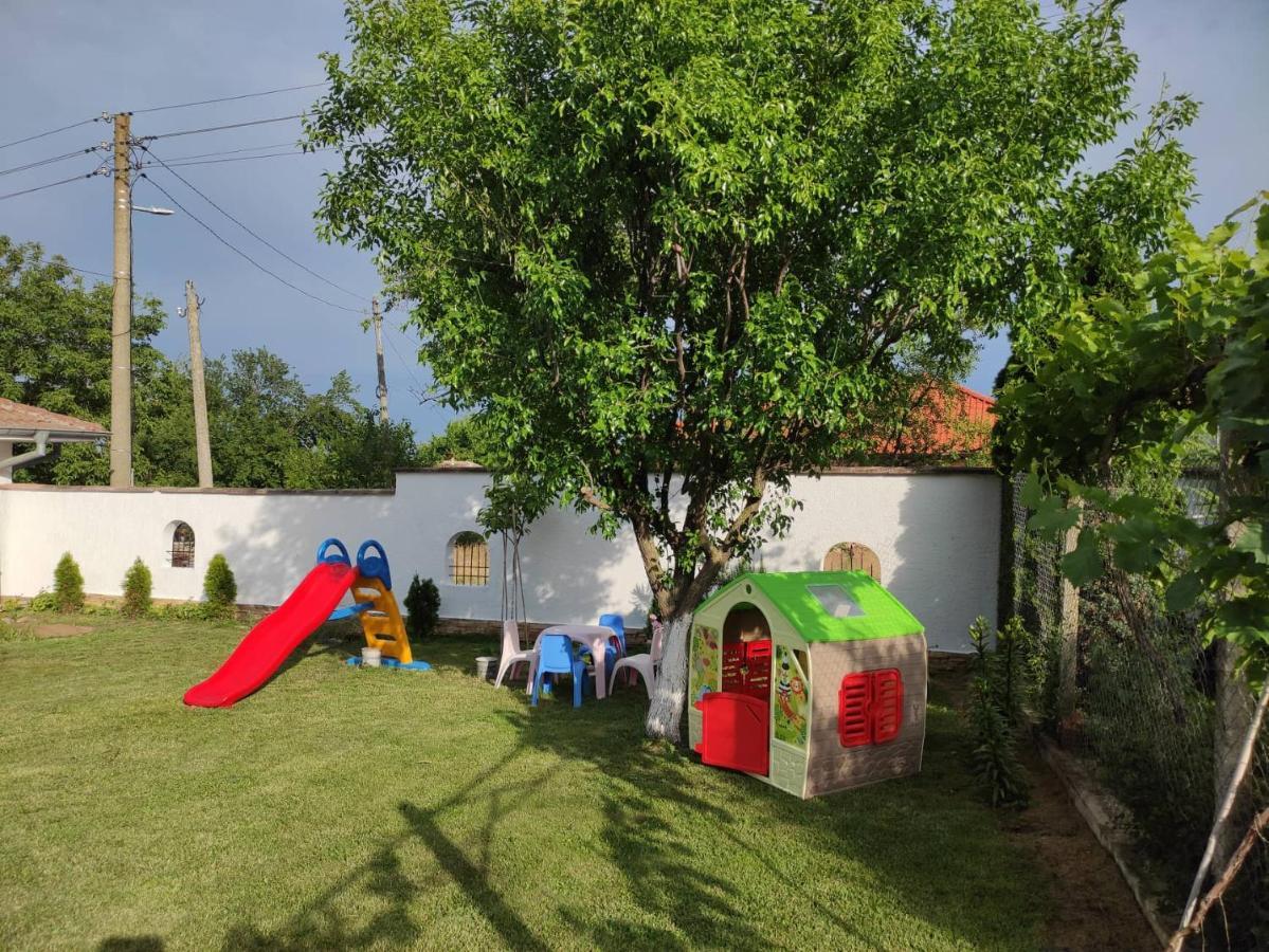Guesthouse Oasis-Шабла Екстер'єр фото