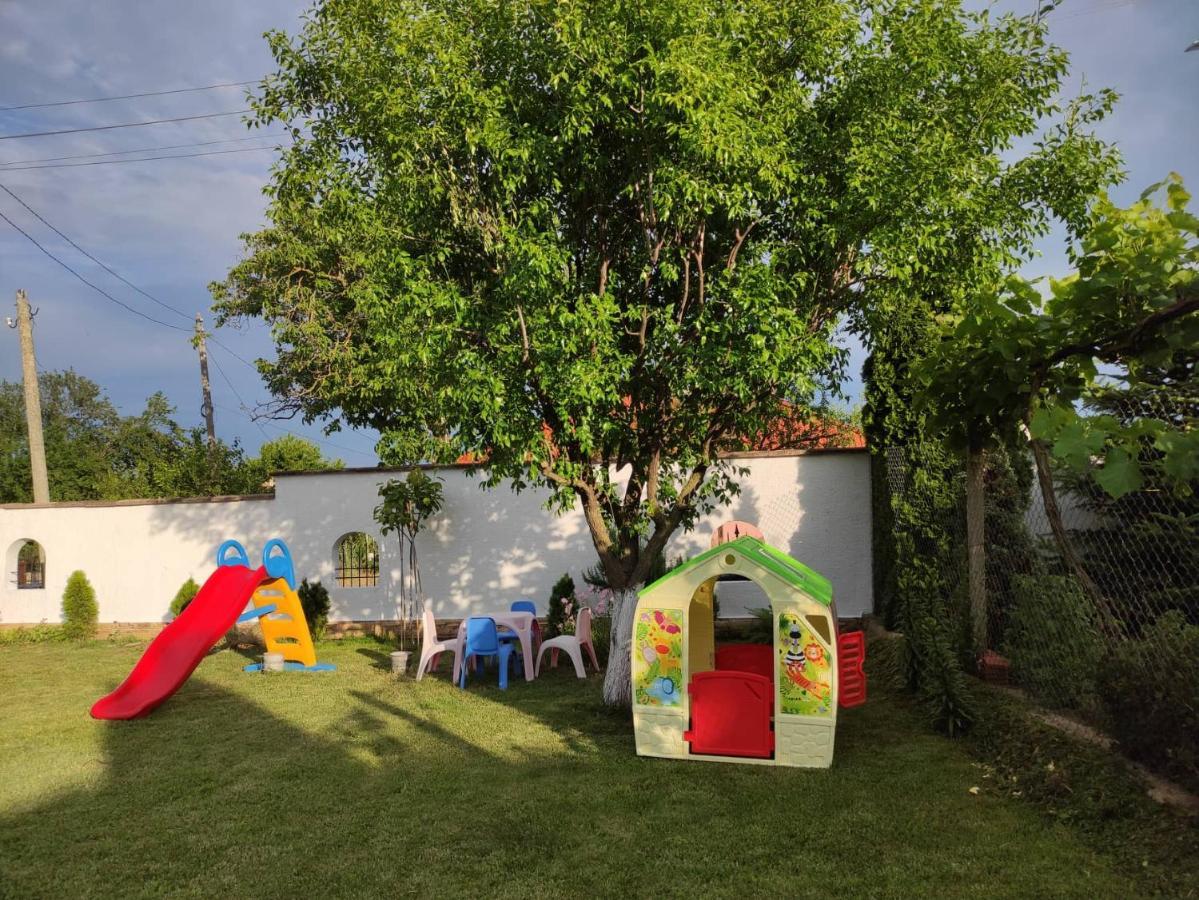 Guesthouse Oasis-Шабла Екстер'єр фото